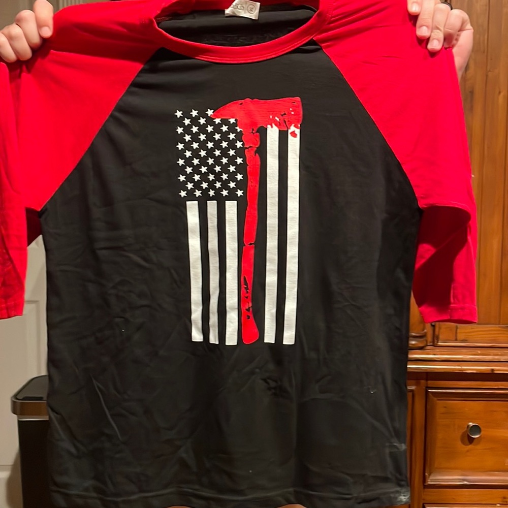 XL fits more like a large. brand new.